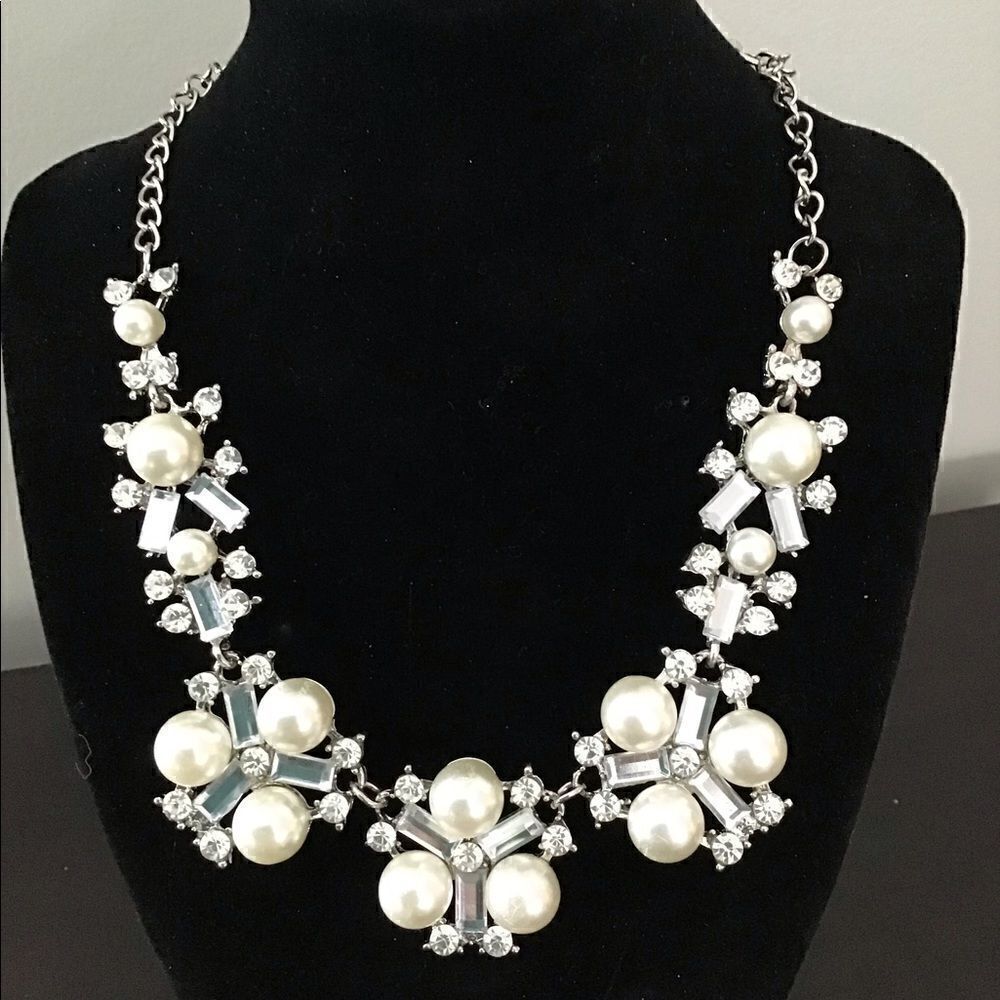 New crystal & pearl necklace